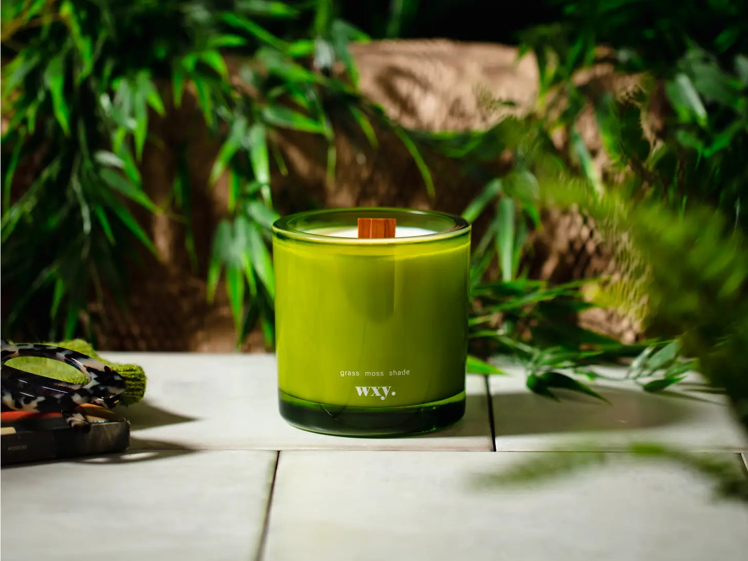 oam by wxy. - 12.5oz Candle - Grass Moss Shade.  Interior photo